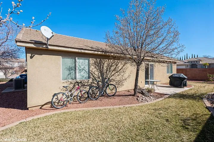 2139 W 1465 N