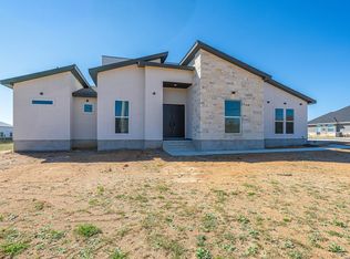 999 County Road 319, La Vernia, TX 78121