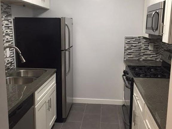 4th image of 726 Idaho Ave APT 205