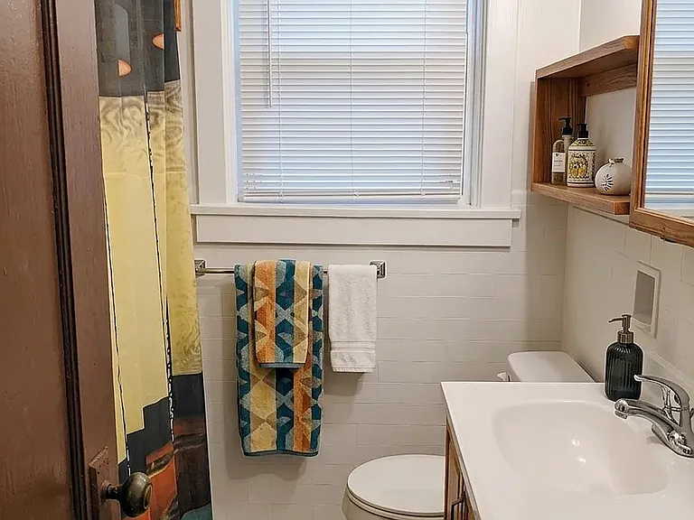 5646-5648 Phillips Ave #2 — Photo 9