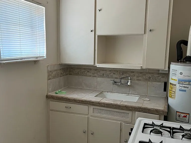 124 Aliso Dr NE — Photo 5