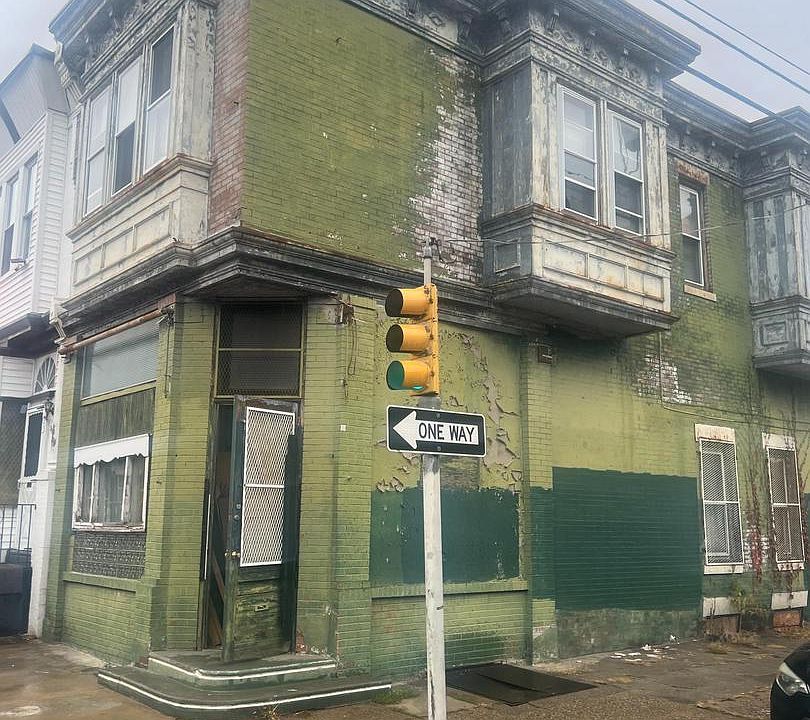 1st image of 2901 N 23rd St