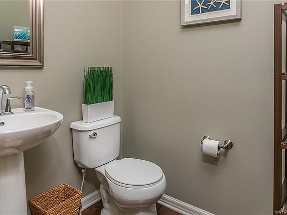 4th image of 124 Breezewood Dr