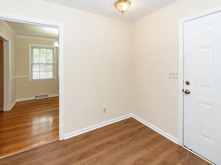 777 Bonham Dr — Photo 16
