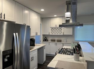 703 Yates Ave, Romeoville, IL 60446