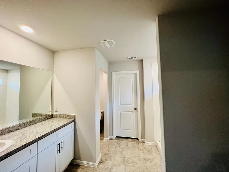 412 Alva St — Photo 19