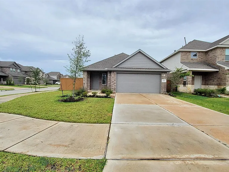 4901 Blue Beetle Ridge Dr — Photo 2