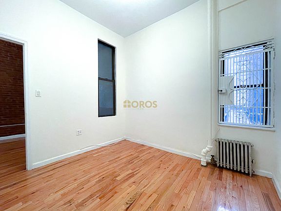 5th image of 273 E 3rd St APT 2E
