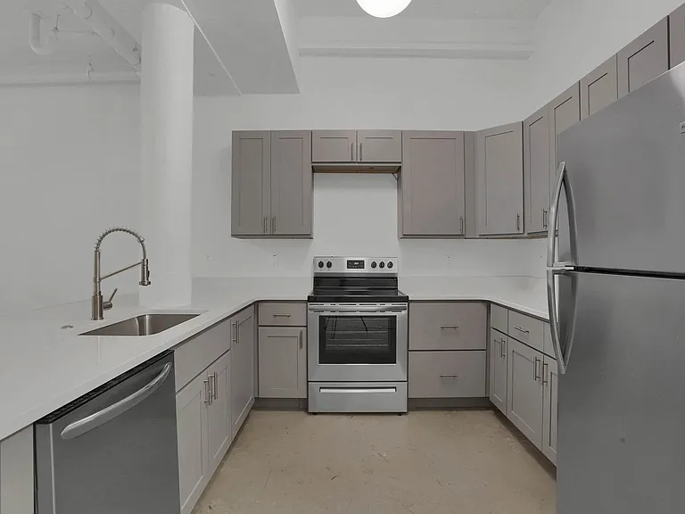 4500 S Kingshighway Blvd #2 — Photo 1