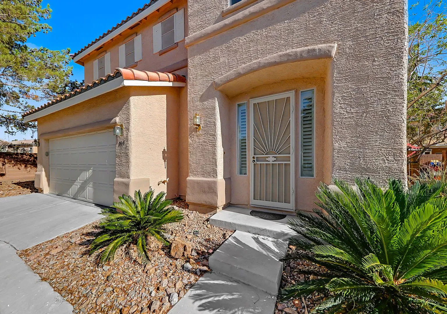 3 Bedroom Home In Gated Community — Photo 3