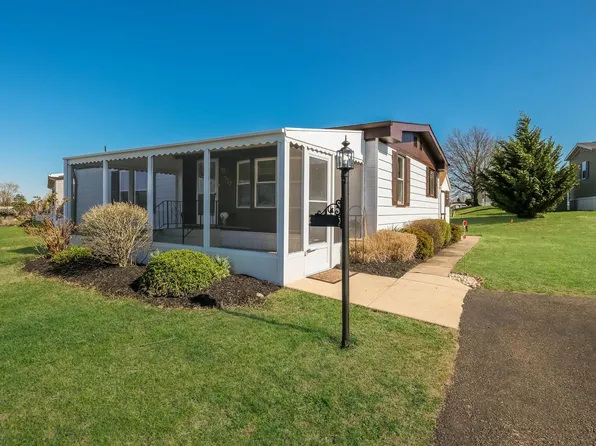 317 Neshaminy Falls Cir, North Wales, PA 19454