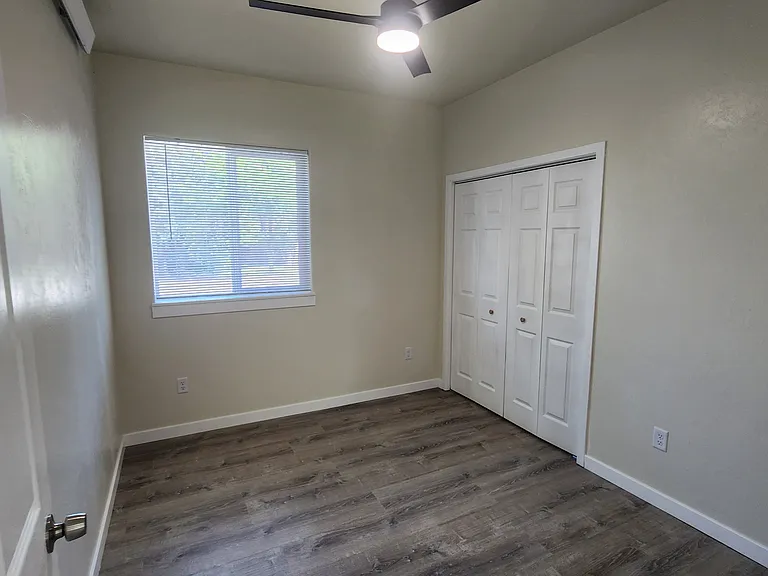 1800 Locust Rd — Photo 5