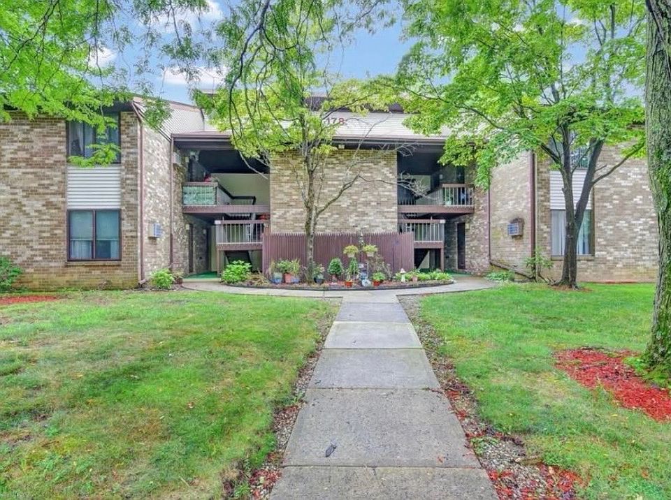 1st image of 178 Amberly Dr Unit G