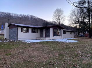 44 White Ave, Stanton, KY 40380