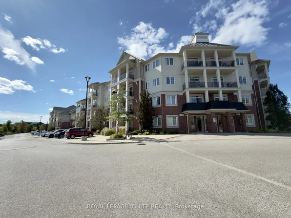 80 Aspen Springs Dr Unit 226, Clarington, ON L1C 0V4