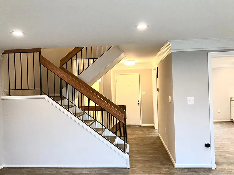 3154 Eakin Park Ct — Photo 2
