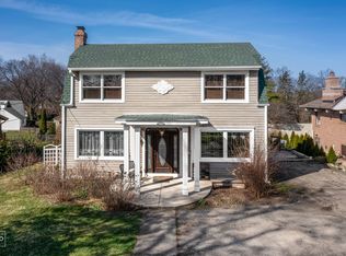 726 S Naperville Rd, Wheaton, IL 60189