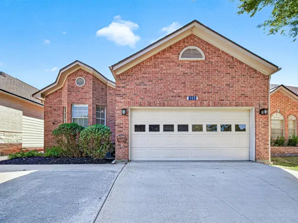 103 Fairway View Ct, Montgomery, TX 77356