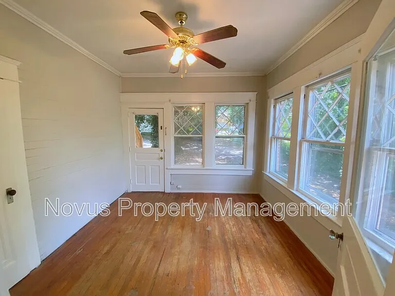 319 College St #A — Photo 5
