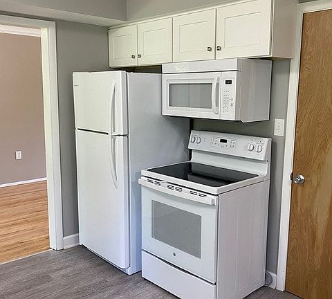 4th image of 24000 Center Ridge Rd #24000
