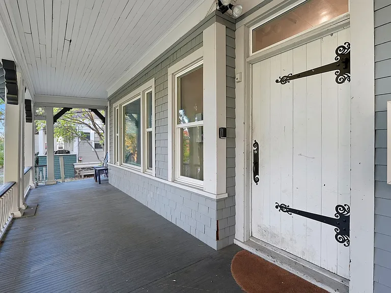 615 W 6th Ave — Photo 5