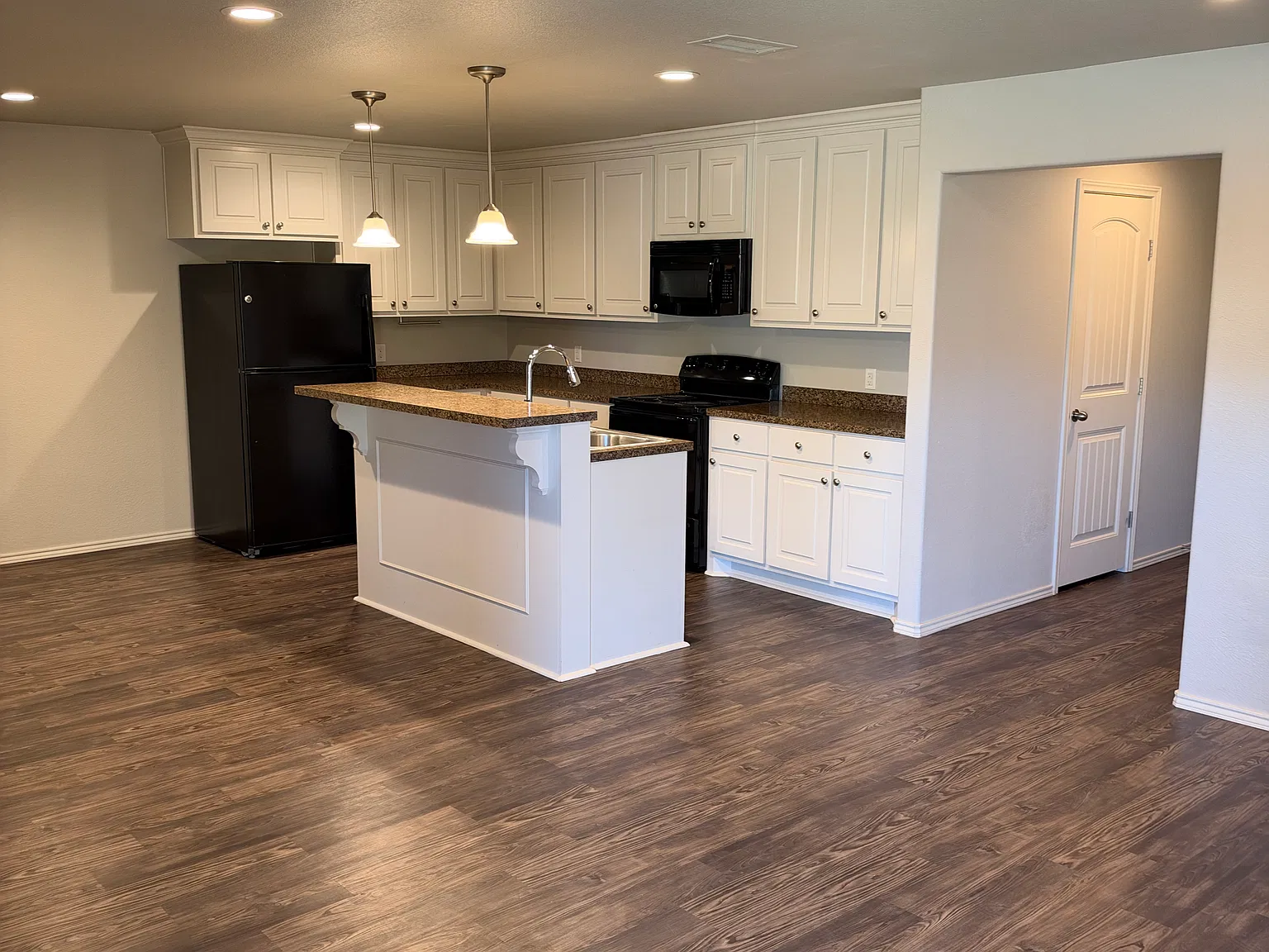 3 bed, 1529 sqft, $1,525 — Photo 2