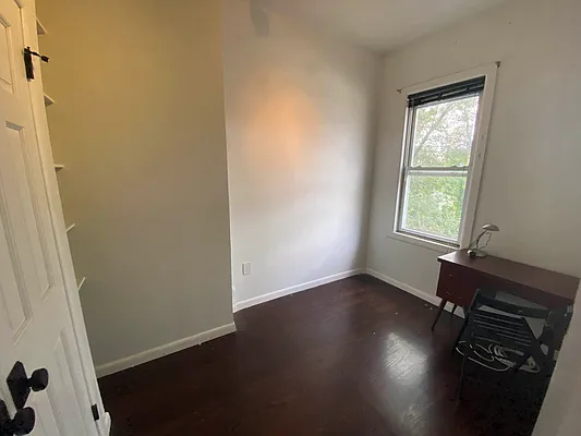 Rented by Premier Metro Realty Corp | media 22