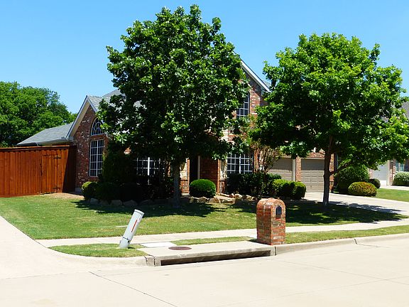 3rd image of 3813 Basswood Ln