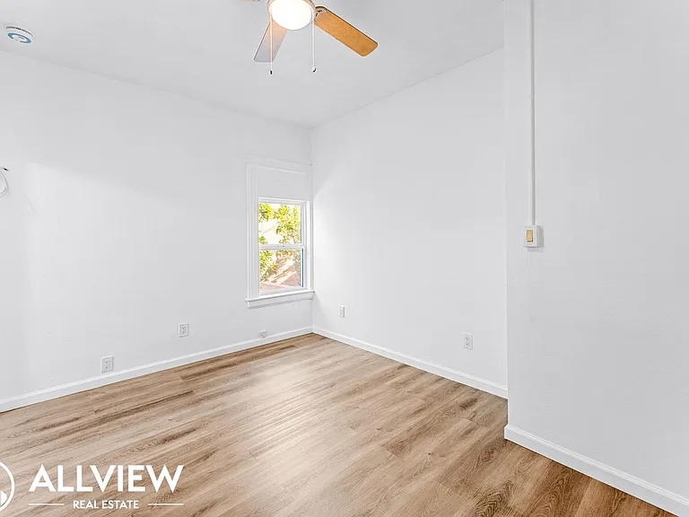 1208 North Van Ness Avenue — Photo 6