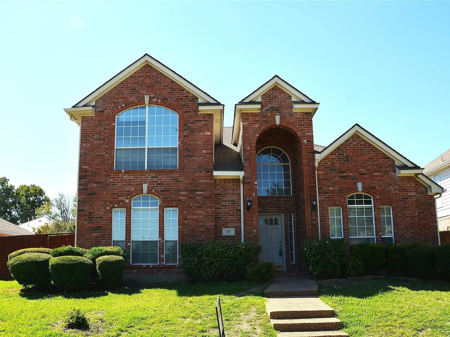 4 bed, 2682 sqft, $2,995 — Photo 1