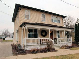 146 Park Ave, Pewaukee, WI 53072