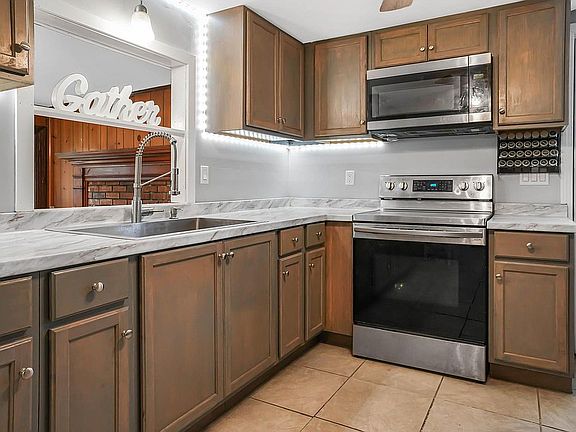 4th image of 132 Homestead Ln