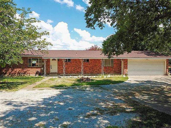 2nd image of 110 Meadow Ln