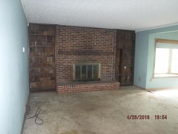 4th image of 4199 Unroe Ave