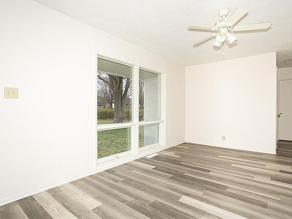 5th image of 3205 Elmhurst Dr