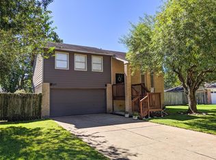 5611 Lone Star Ct, League City, TX 77573