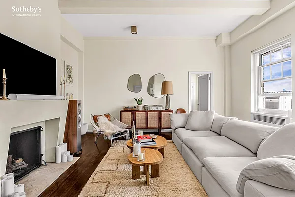 Sold by Sotheby's International Realty | media 3