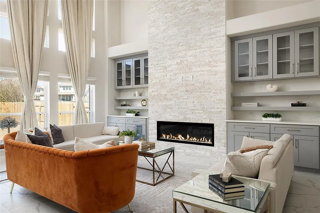 5 bed, 4.5 bath, 4689 sqft, $4,500 — Photo 3