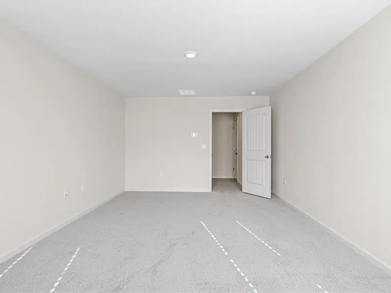 445 Stoneybrook Dr — Photo 10