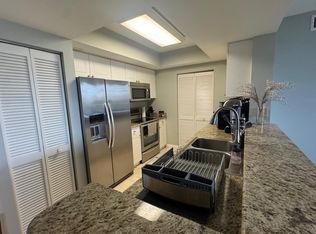 19501 W Country Club Dr APT 907, Aventura, FL 33180