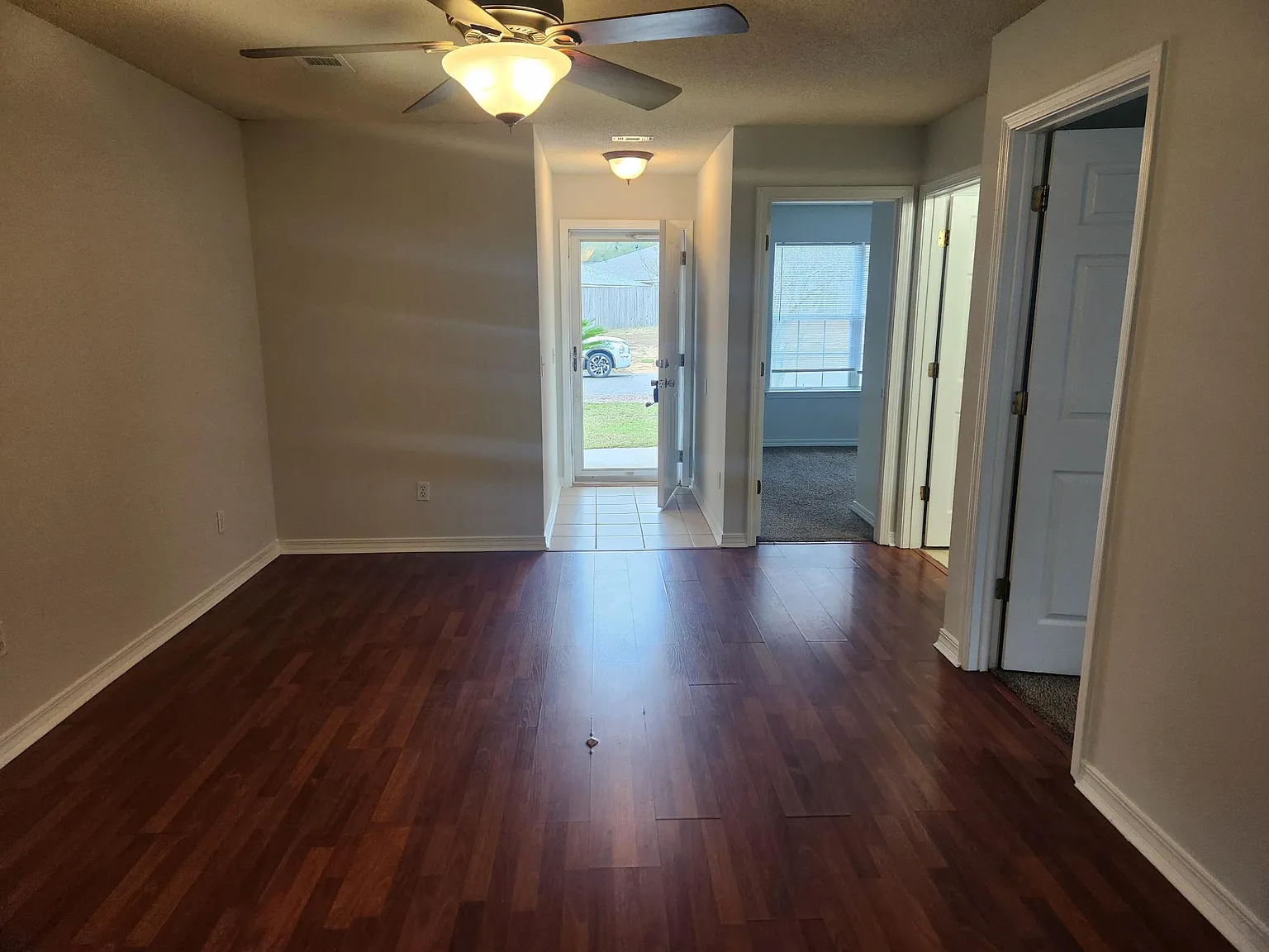3 bed, 1326 sqft, $1,750 — Photo 3