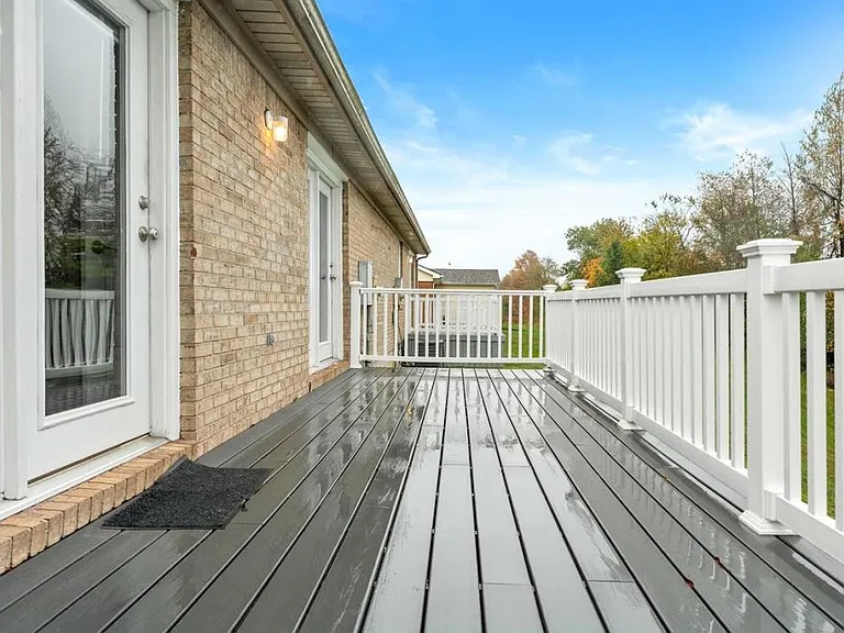 1019 Colonial Dr — Photo 9