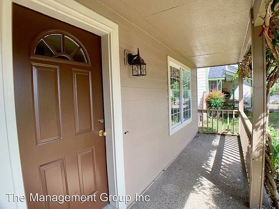 3rd image of 13106 NE 83rd St