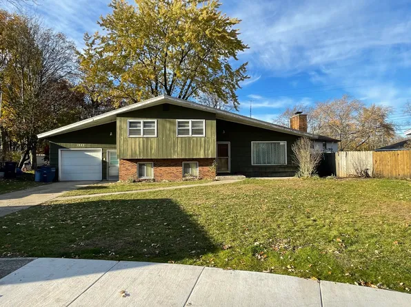 1580 Princeton Rd, Muskegon, MI 49441