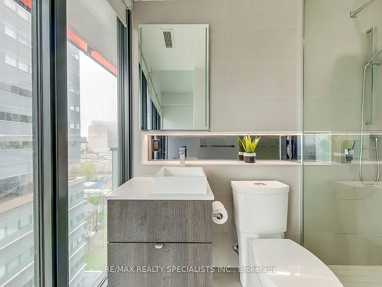 215 Queen St W #1405 — Photo 18