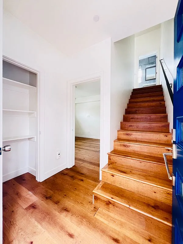 3 bed, 3.5 bath, 1322 sqft, $3,800 — Photo 3