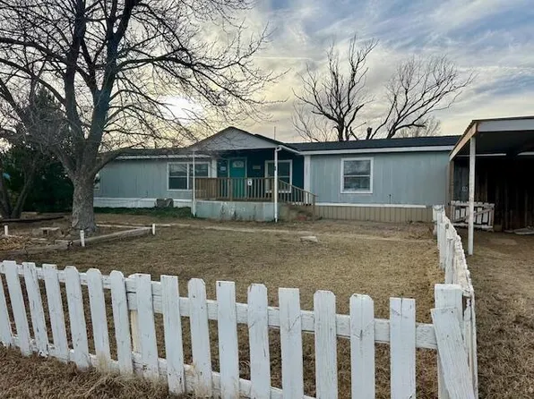 1200 Cottonwood Ln, Plainview, TX 79072