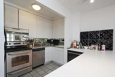 Rented by R New York