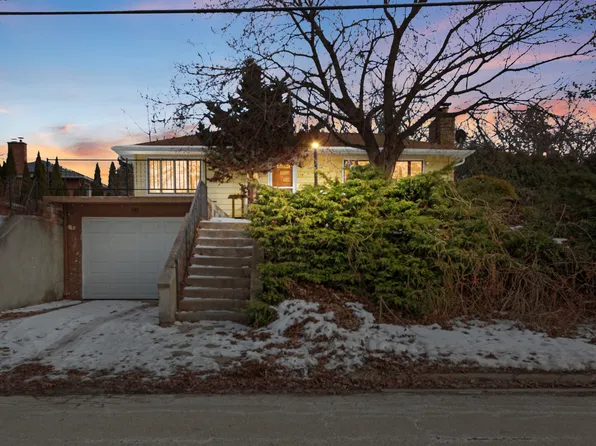 119 S Hill St, Woodstock, IL 60098