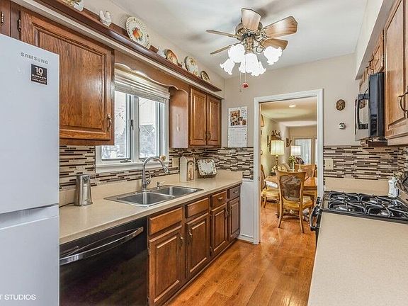 5th image of 3701 Chimney Hill Dr #3701